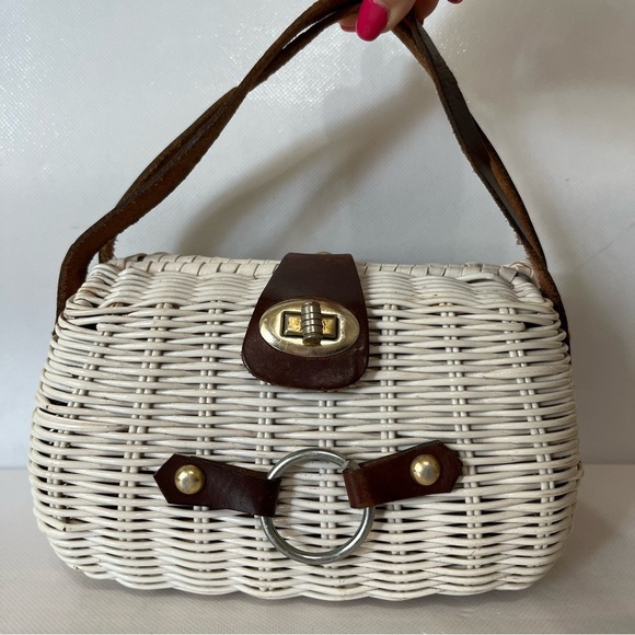 Vintage Handbags - Vintage Mini White Wicker Bag